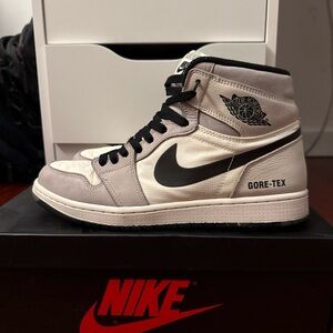 Nike Air Jordan 1 High Gore-Tex Sneakers Light Bone Grey Black White